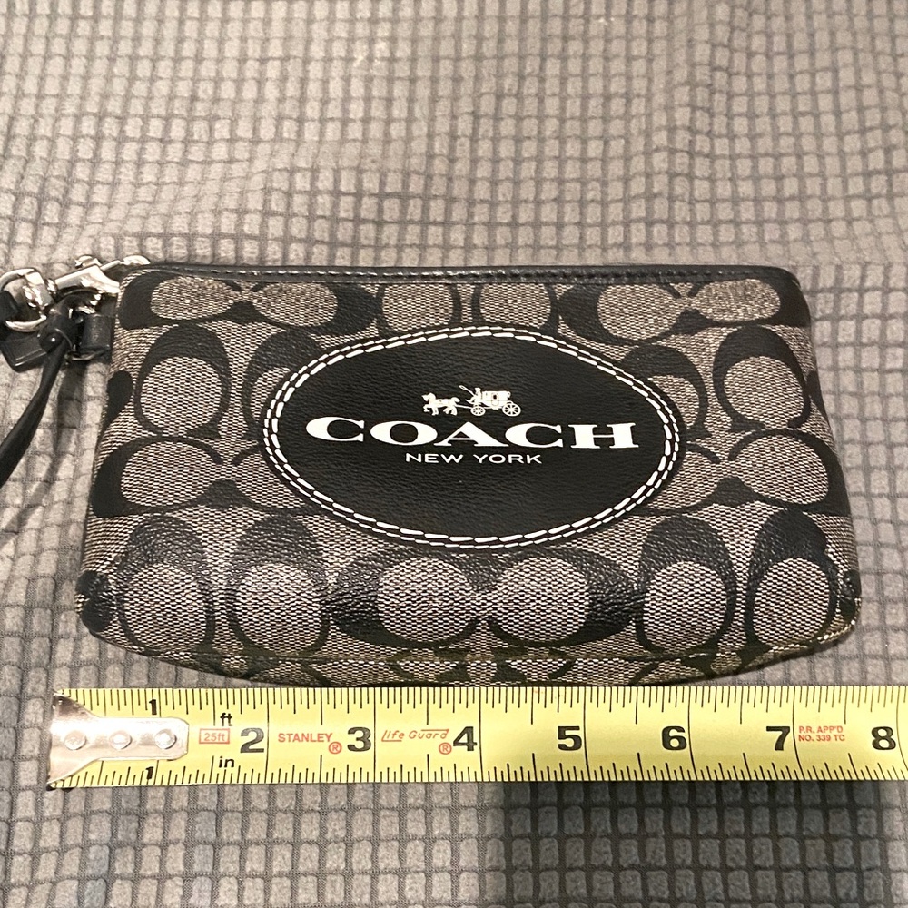 Coach EUC Signature Coated Canvas w/hang tag - Picture 11 of 13